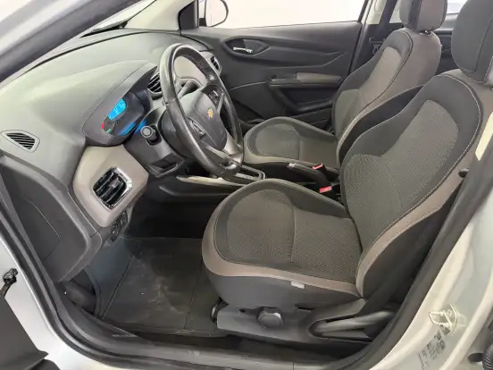 CHEVROLET-PRISMA-2014