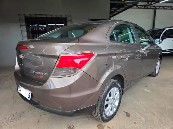 CHEVROLET-PRISMA-2013