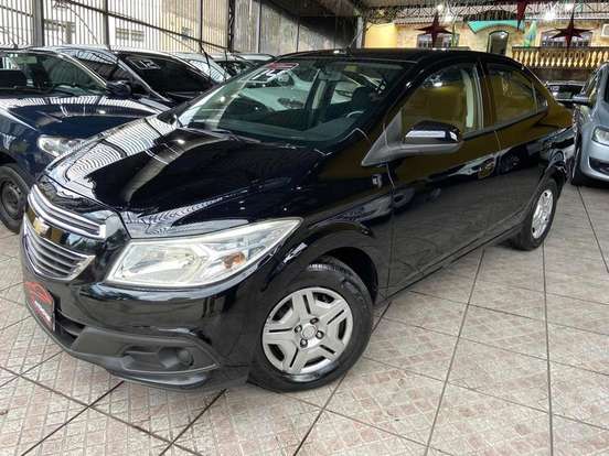 CHEVROLET-PRISMA-2013