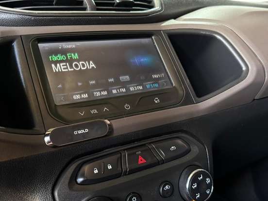 CHEVROLET-PRISMA-2013