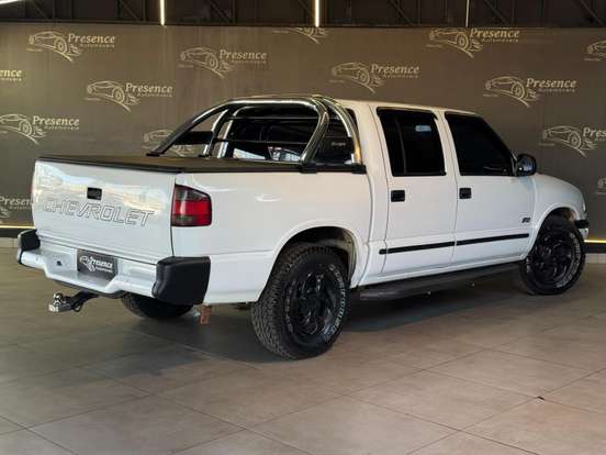 CHEVROLET-S10-2.2 MPFI STD 4X2 CS 8V GASOLINA 2P MANUAL CHEVROLET-S10-2000