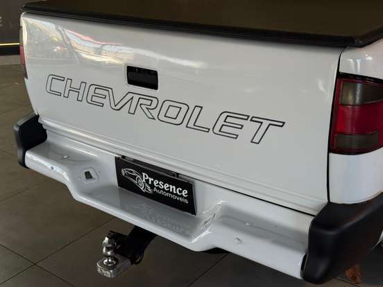 CHEVROLET-S10-2.2 MPFI STD 4X2 CS 8V GASOLINA 2P MANUAL CHEVROLET-S10-2000