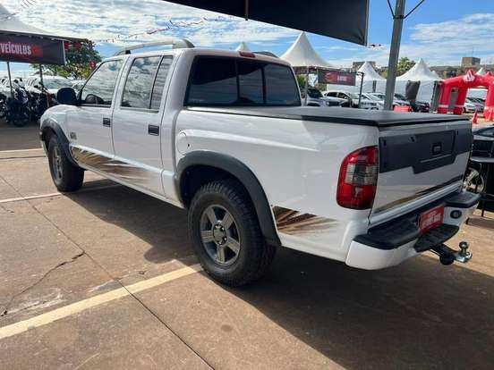 CHEVROLET-S10-2.4 MPFI RODEIO 4X2 CD 8V FLEX 4P MANUAL CHEVROLET-S10-2010