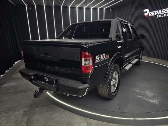 CHEVROLET-S10-2.8 EXECUTIVE 4X4 CD 12V TURBO ELECTRONIC INTERCOOLER DIESEL 4P MANUAL CHEVROLET-S10-2011