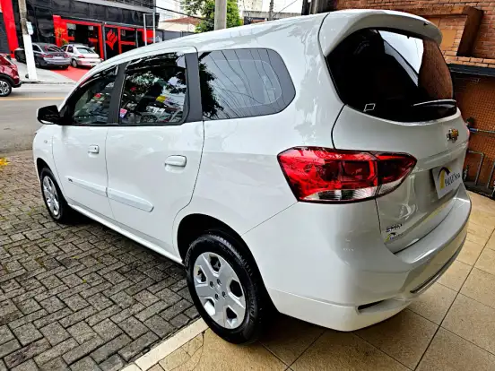 CHEVROLET-SPIN-1.8 LS 8V FLEX 4P AUTOMÁTICO CHEVROLET-SPIN-2022
