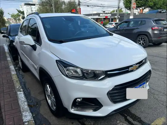 CHEVROLET-TRACKER-2017