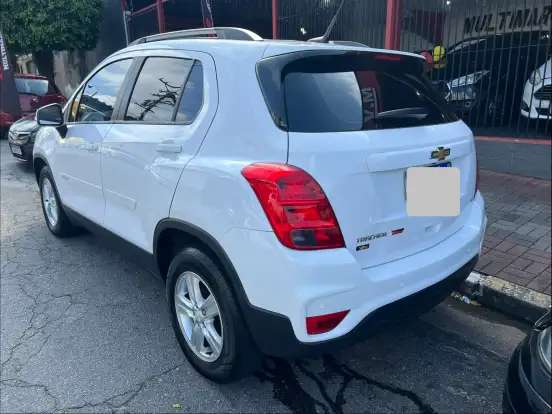 CHEVROLET-TRACKER-2017