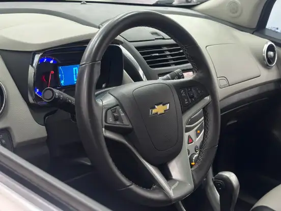 CHEVROLET-TRACKER-2014
