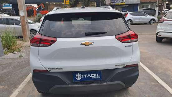 CHEVROLET-TRACKER-2023
