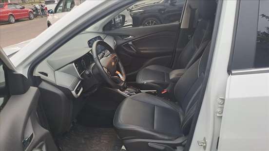 CHEVROLET-TRACKER-2023