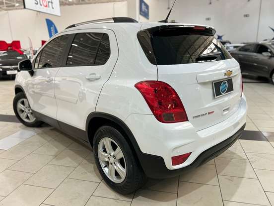 CHEVROLET-TRACKER-2017