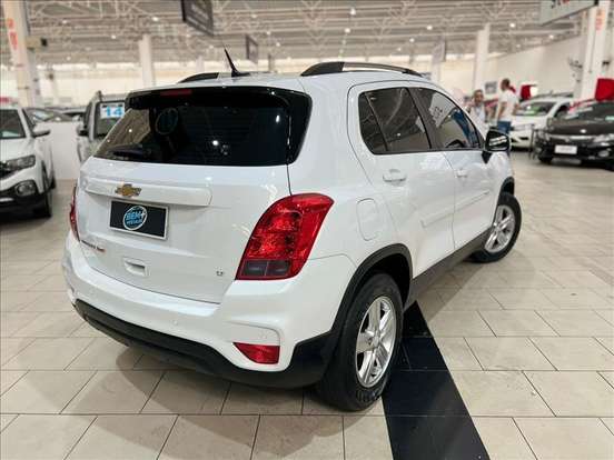 CHEVROLET-TRACKER-2017