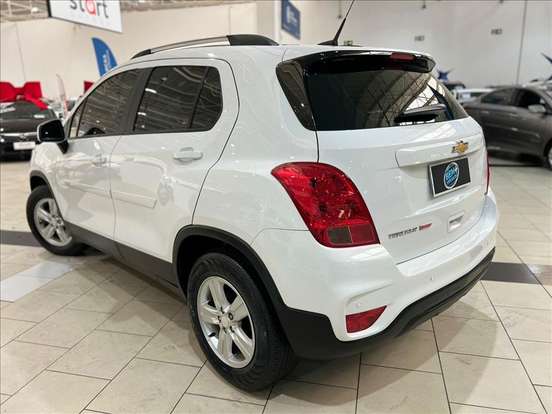 CHEVROLET-TRACKER-2017