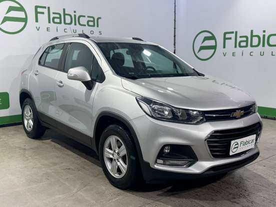 CHEVROLET-TRACKER-2019