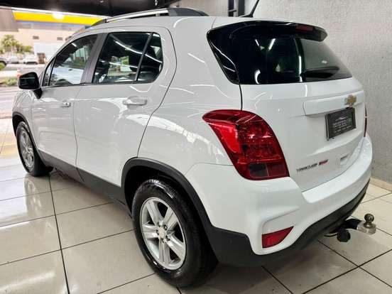 CHEVROLET-TRACKER-2017