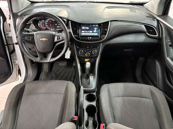 CHEVROLET-TRACKER-2017