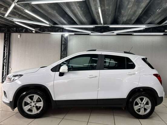 CHEVROLET-TRACKER-2017