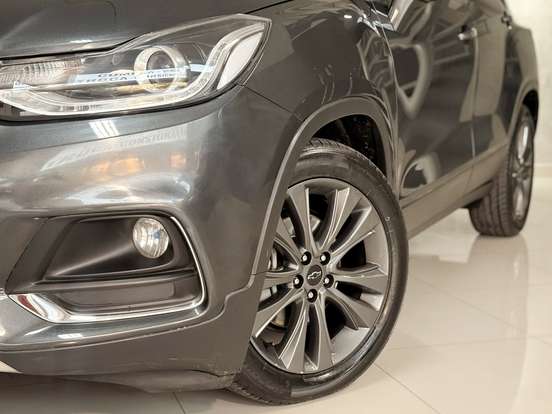 CHEVROLET-TRACKER-2017