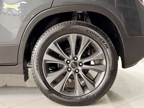 CHEVROLET-TRACKER-2017