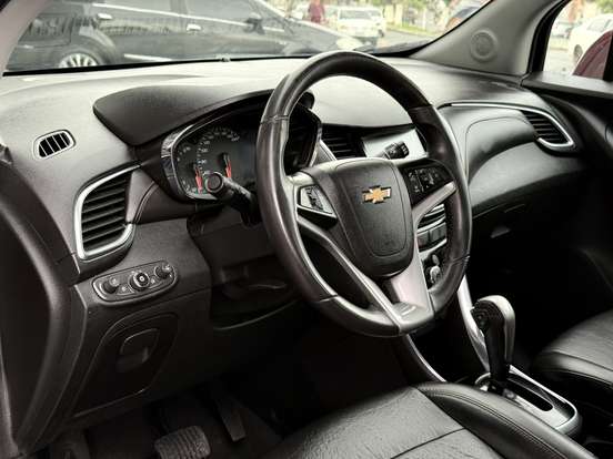CHEVROLET-TRACKER-2016