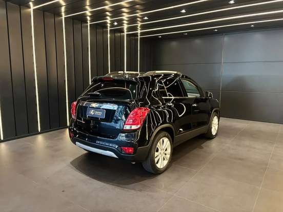 CHEVROLET-TRACKER-2017