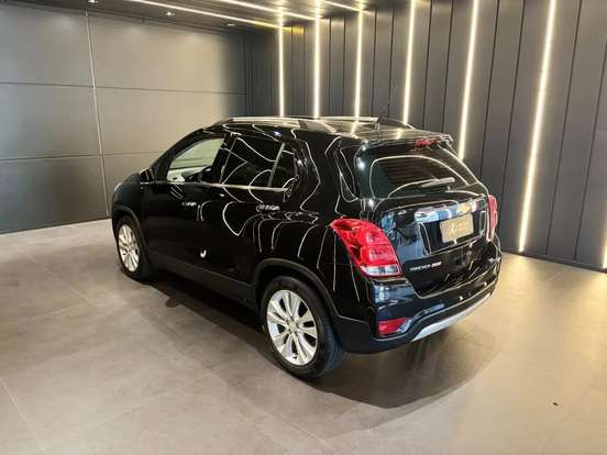 CHEVROLET-TRACKER-2017