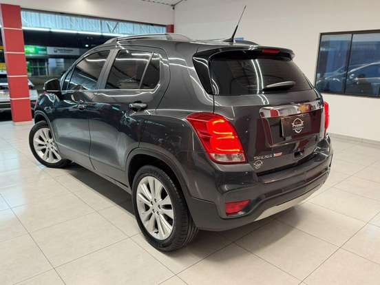 CHEVROLET-TRACKER-2017
