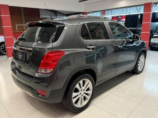 CHEVROLET-TRACKER-2017