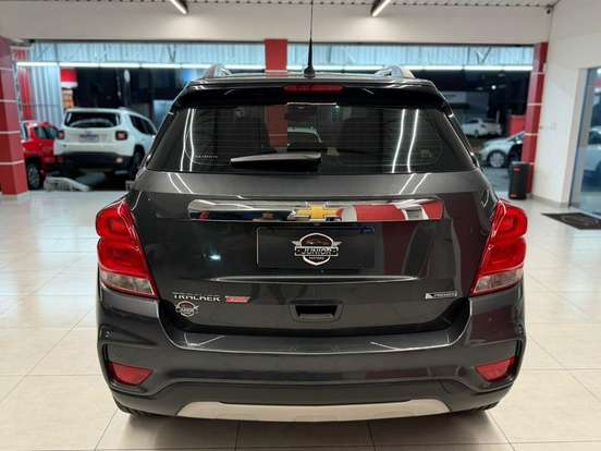 CHEVROLET-TRACKER-2017