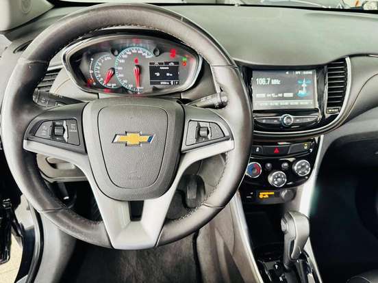 CHEVROLET-TRACKER-2017