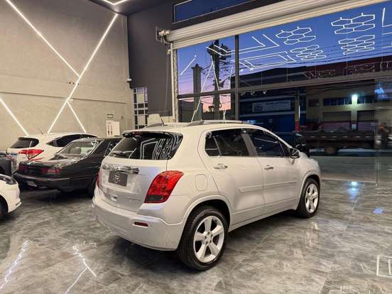CHEVROLET-TRACKER-2015