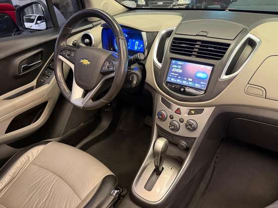CHEVROLET-TRACKER-2015