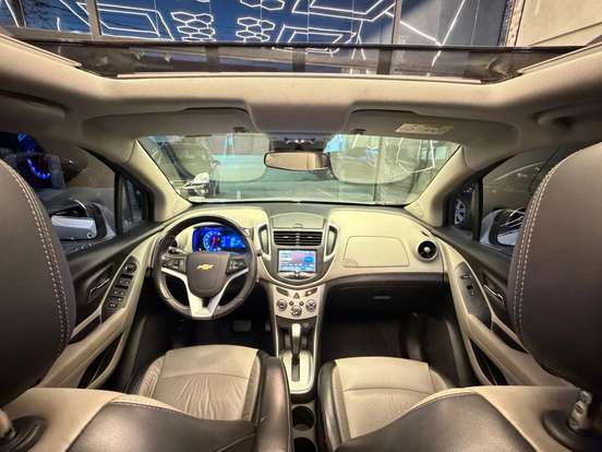 CHEVROLET-TRACKER-2015