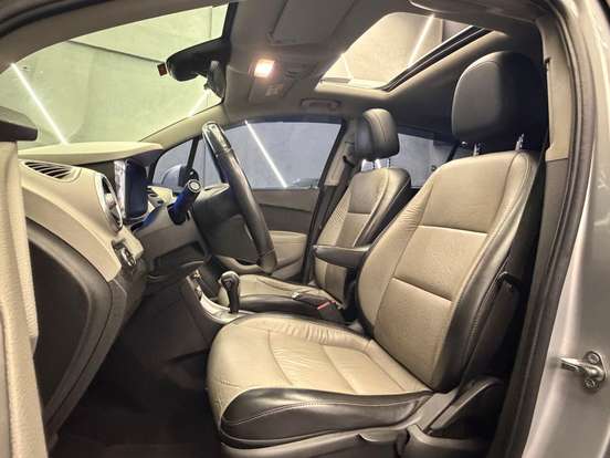 CHEVROLET-TRACKER-2015