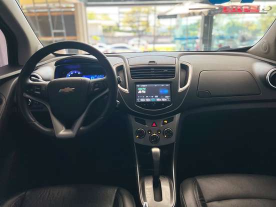CHEVROLET-TRACKER-2015