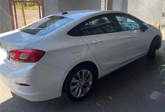 CHEVROLET-CRUZE-2018