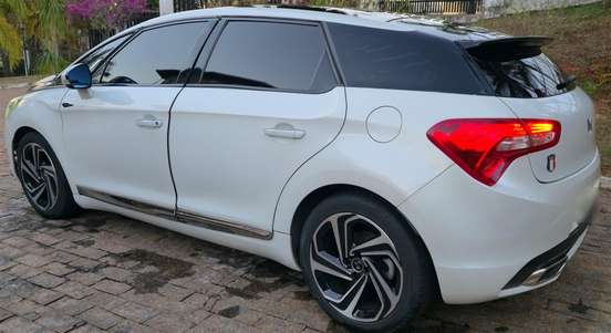 CITROËN-DS5-2015