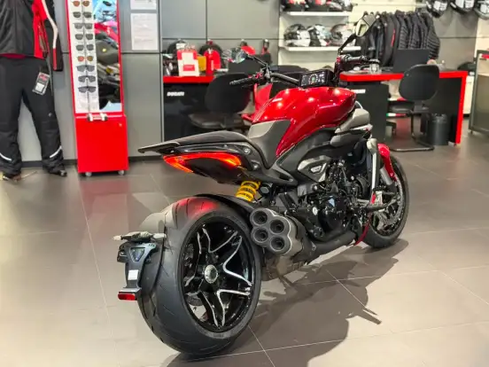 DUCATI-XDIAVEL V4-2026