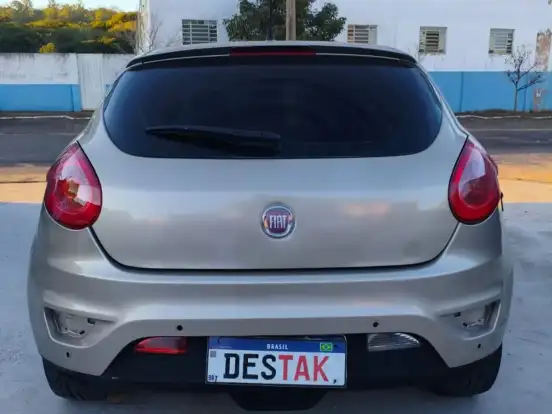 FIAT-BRAVO-1.8 ESSENCE 16V FLEX 4P AUTOMATIZADO FIAT-BRAVO-2013