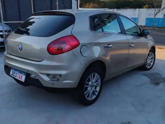 FIAT-BRAVO-1.8 ESSENCE 16V FLEX 4P AUTOMATIZADO FIAT-BRAVO-2013