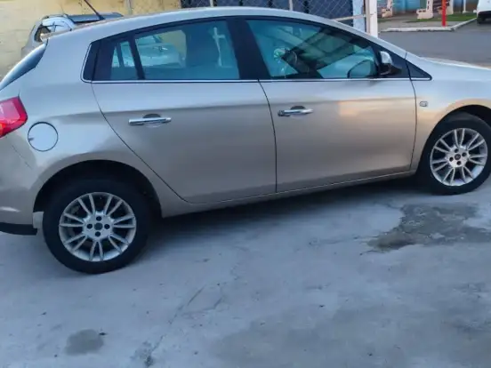 FIAT-BRAVO-1.8 ESSENCE 16V FLEX 4P AUTOMATIZADO FIAT-BRAVO-2013