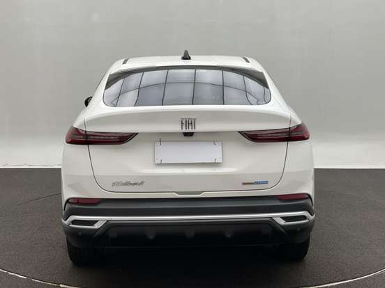 FIAT-FASTBACK-2025
