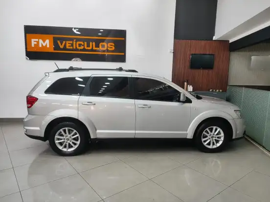 FIAT-FREEMONT-2.4 PRECISION 16V GASOLINA 4P AUTOMÁTICO FIAT-FREEMONT-2013