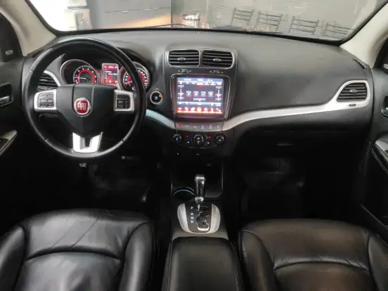 FIAT-FREEMONT-2013
