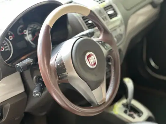 FIAT-GRAND SIENA-1.6 MPI ESSENCE 16V FLEX 4P AUTOMATIZADO FIAT-GRAND SIENA-2013