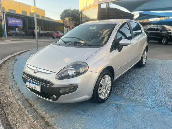 FIAT-PUNTO-1.6 ESSENCE 16V FLEX 4P AUTOMATIZADO FIAT-PUNTO-2015
