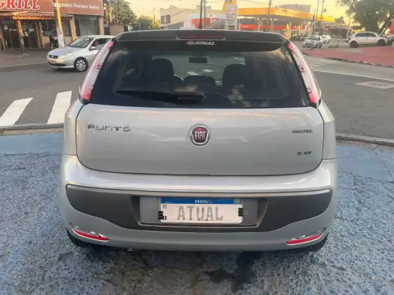 FIAT-PUNTO-1.6 ESSENCE 16V FLEX 4P AUTOMATIZADO FIAT-PUNTO-2015
