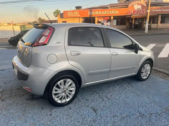 FIAT-PUNTO-2015