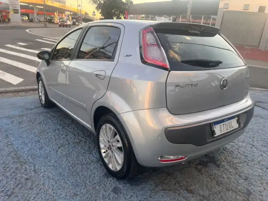 FIAT-PUNTO-2015