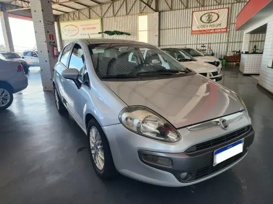 FIAT PUNTO 1.6 ESSENCE 16V FLEX 4P MANUAL